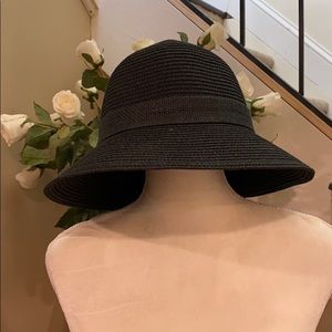 Black woven straw sun hat